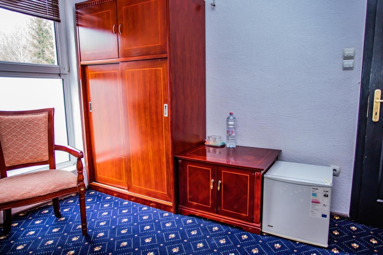 Casa Octavian Hotel Sucevita Eksteriør billede
